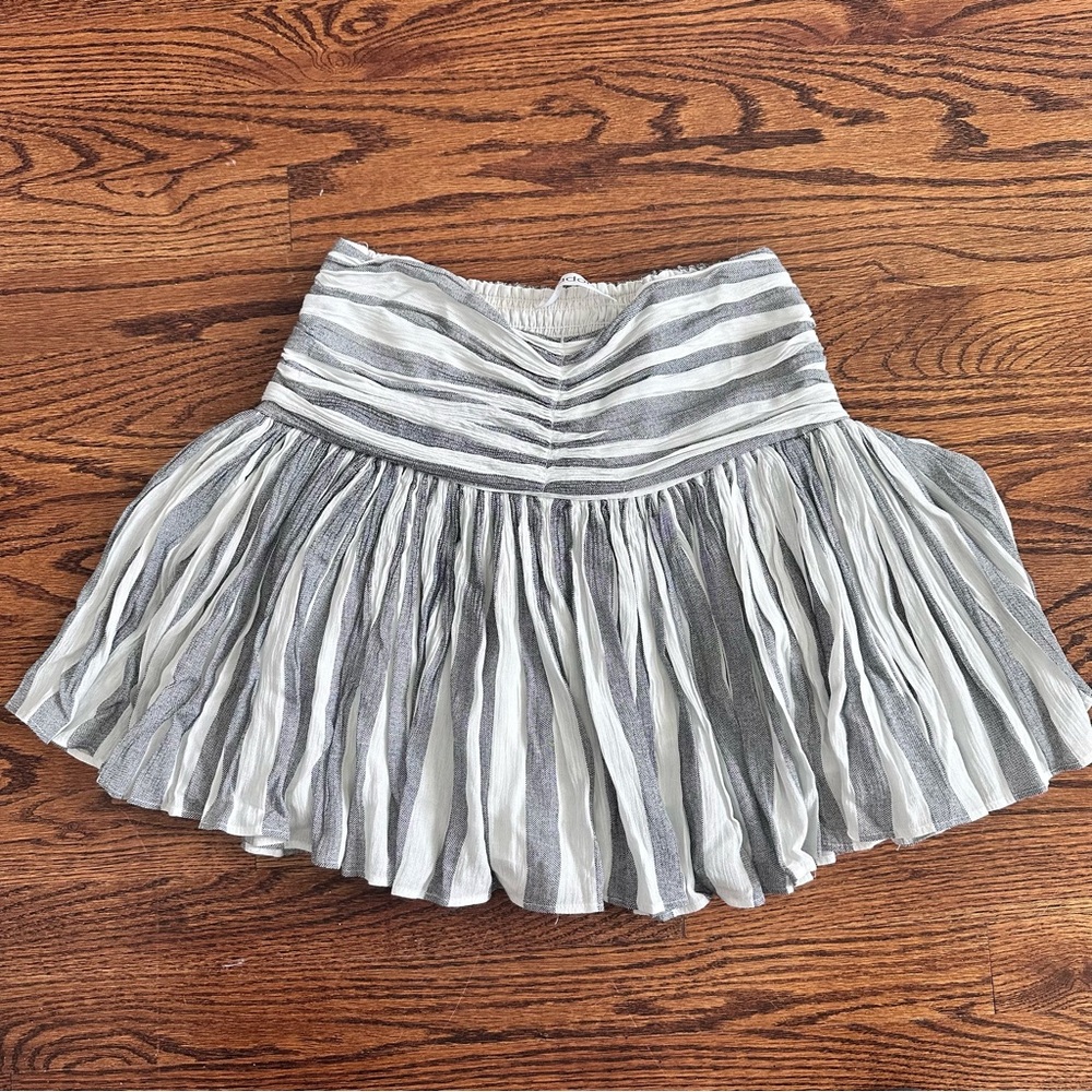 Aladore Grey White Stripes Ruched Smocked Design Drop Waist Vacation Skort SizeS